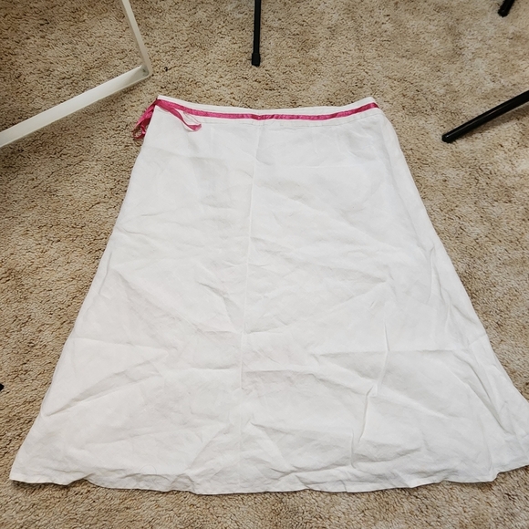 Vintage White A-Line Skirt with Pink Floral Embroidery - Picture 7 of 8